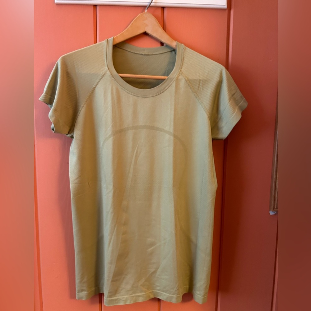 Lululemon Swiftly Tech Short Sleeve shirt.  Size 12.  Soft moss green color.